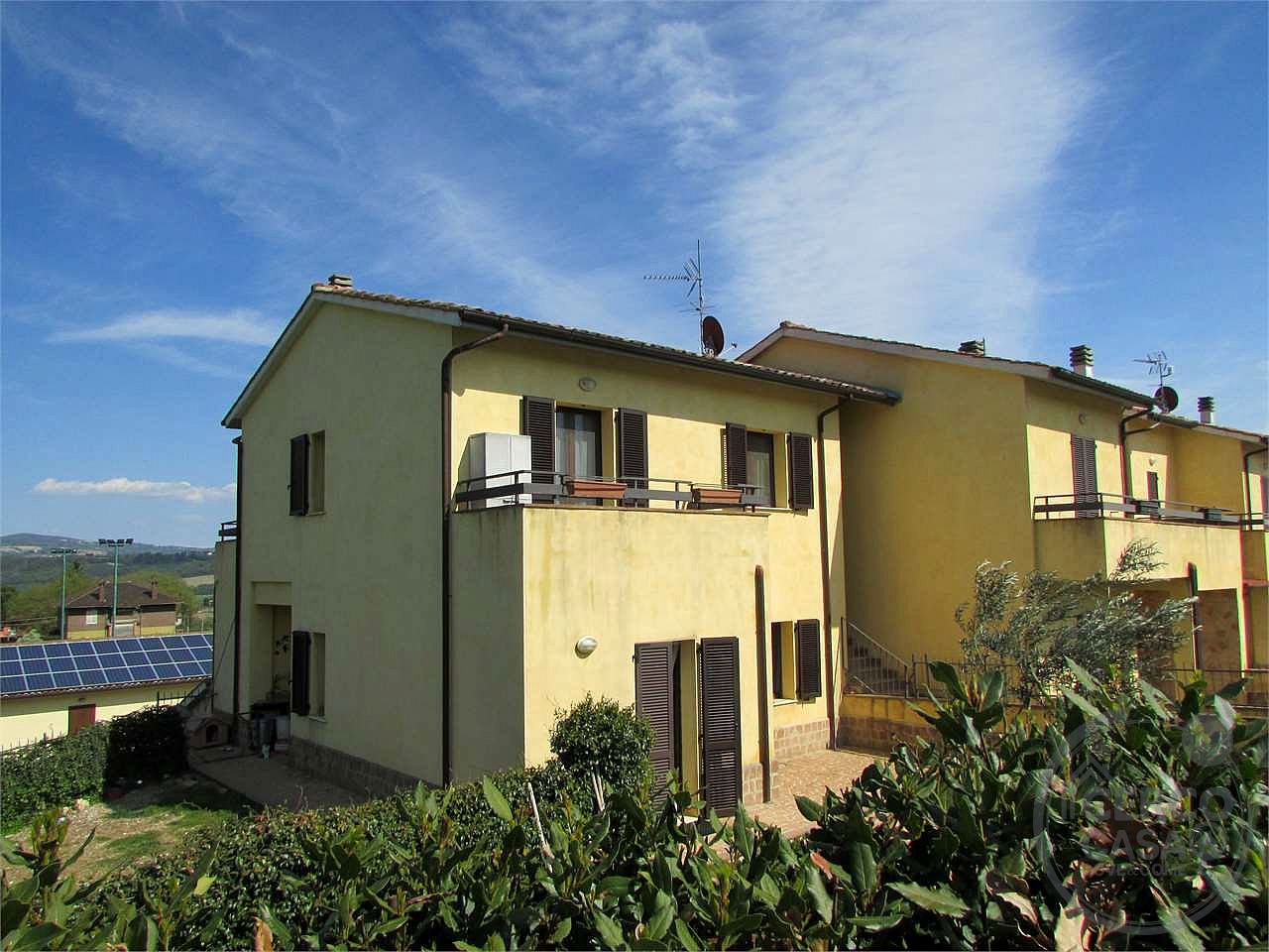 APPARTAMENTO A SCHIERA IN ZONA RESIDENZIALE