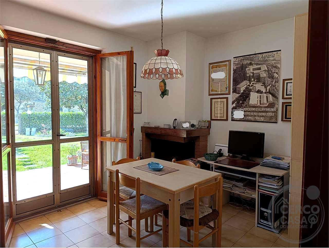 VILLA BIFAMILIARE CON AMPIO GIARDINO ESCLUSIVO