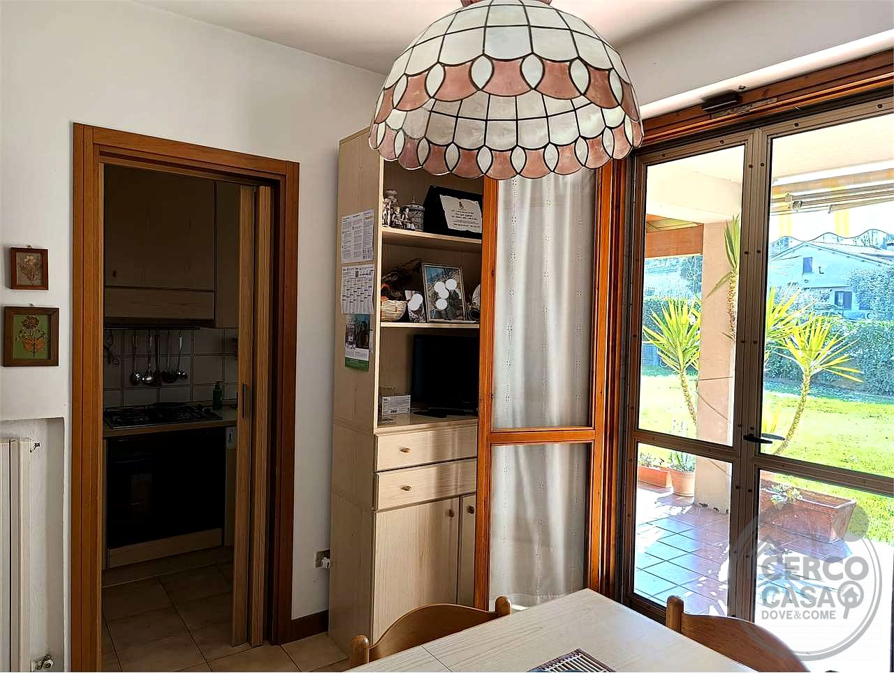 VILLA BIFAMILIARE CON AMPIO GIARDINO ESCLUSIVO