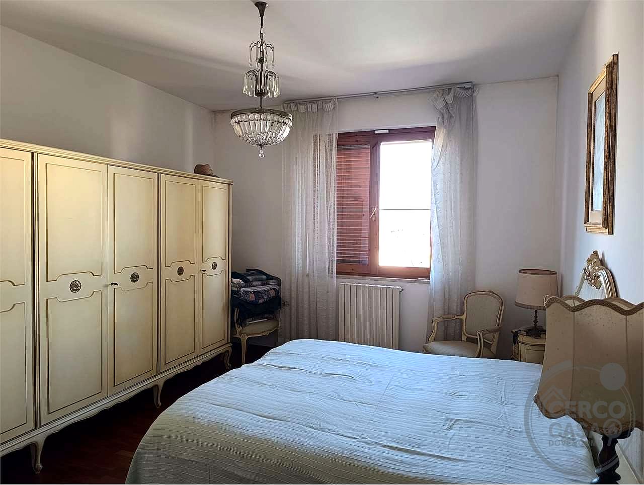 VILLA BIFAMILIARE CON AMPIO GIARDINO ESCLUSIVO