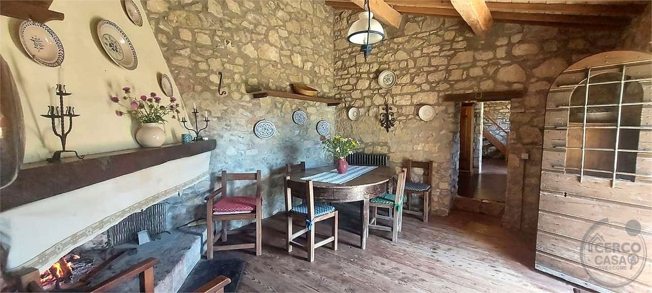 ANTICA PIEVE RISTRUTTURATA CON TERRENO