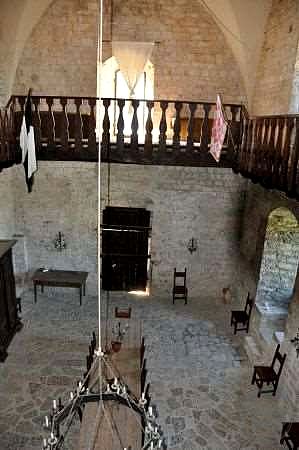 ANTICA PIEVE RISTRUTTURATA CON TERRENO