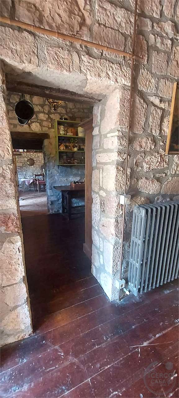 ANTICA PIEVE RISTRUTTURATA CON TERRENO