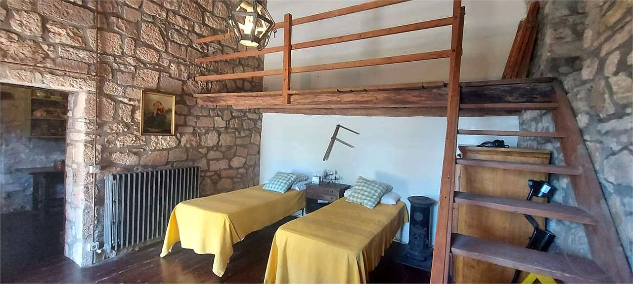 ANTICA PIEVE RISTRUTTURATA CON TERRENO