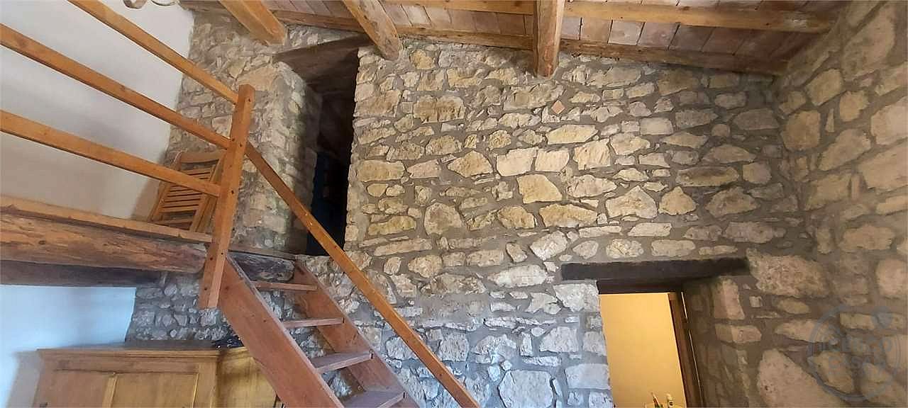 ANTICA PIEVE RISTRUTTURATA CON TERRENO