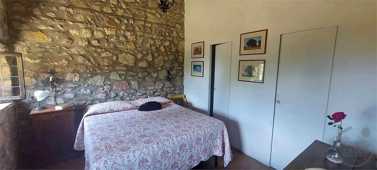 ANTICA PIEVE RISTRUTTURATA CON TERRENO