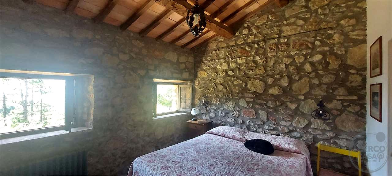 ANTICA PIEVE RISTRUTTURATA CON TERRENO