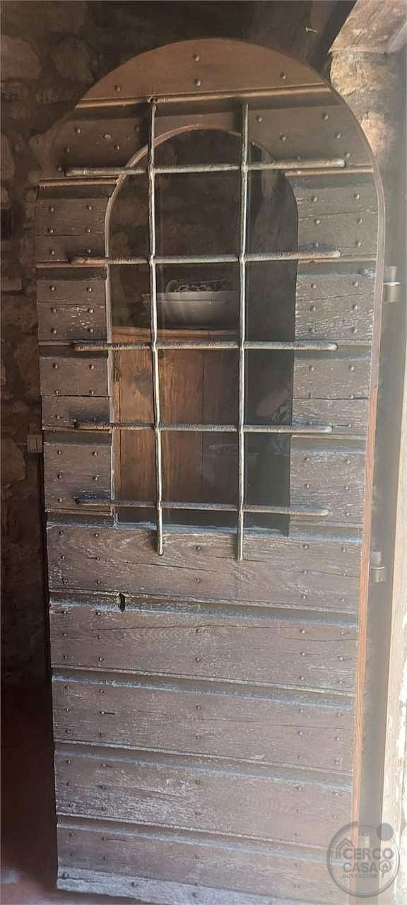 ANTICA PIEVE RISTRUTTURATA CON TERRENO