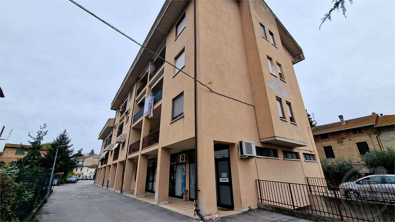 PERUGIA - SAN MARTINO IN CAMPO: LOCALE COMMERCIALE USO UFFICIO AL PIANO TERRA