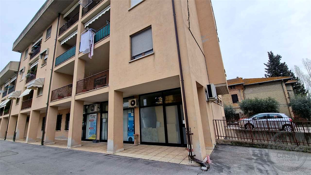 PERUGIA - SAN MARTINO IN CAMPO: LOCALE COMMERCIALE USO UFFICIO AL PIANO TERRA
