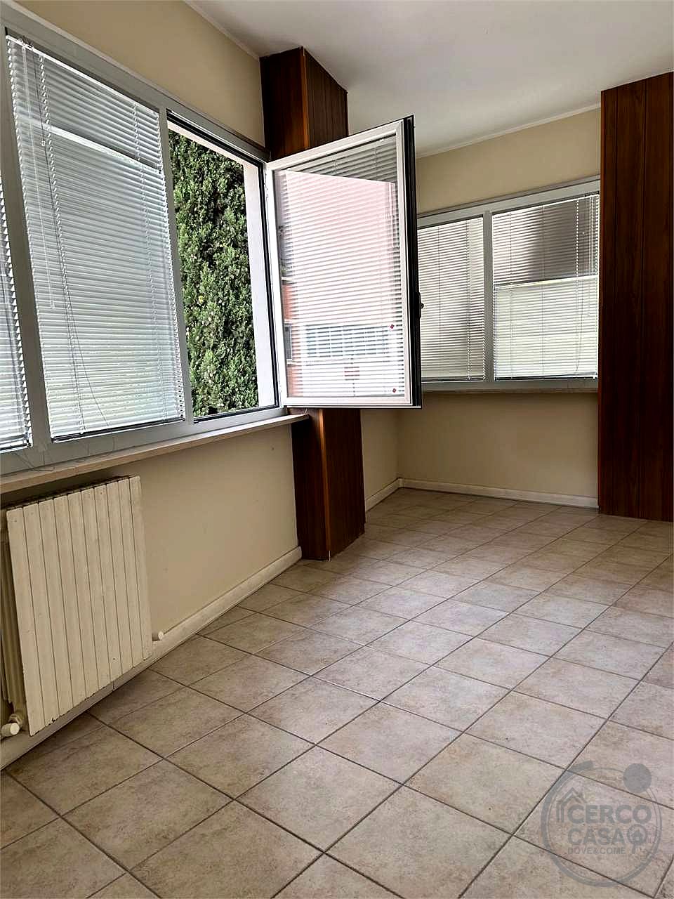 AMPIO APPARTAMENTO AL PIANO PRIMO