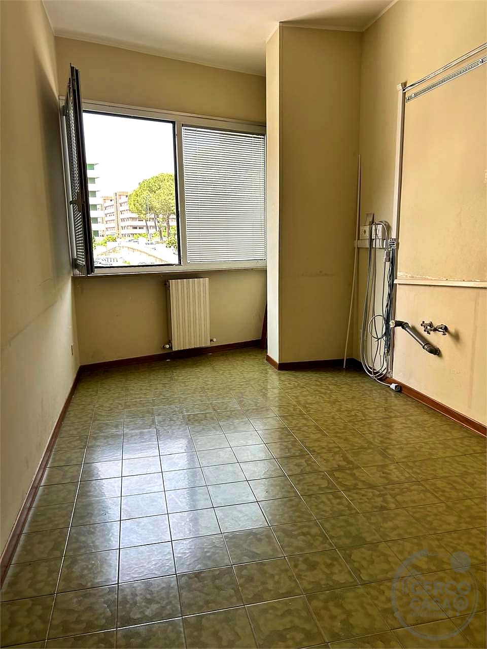 AMPIO APPARTAMENTO AL PIANO PRIMO