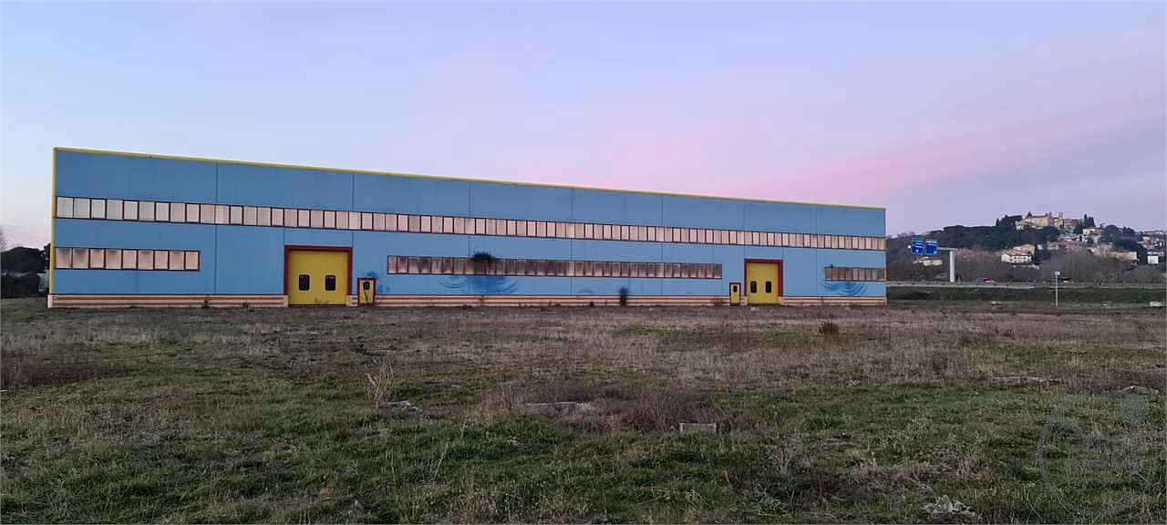 TODI - PANTALLA - CAPANNONE INDUSTRIALE