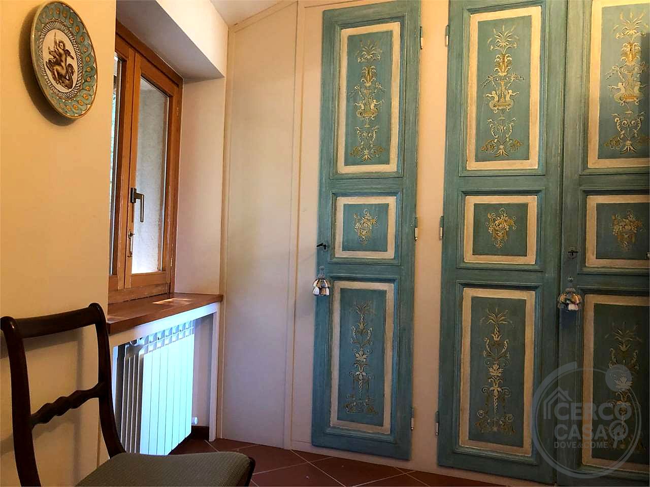TODI - CENTRO STORICO: APPARTAMENTO PANORAMICO AL SECONDO ED ULTIMO PIANO