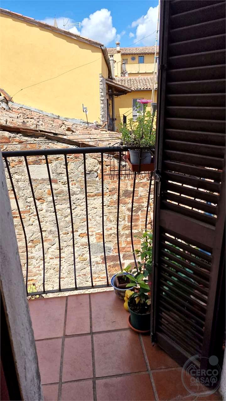 TODI – APPARTAMENTO AL TERZO ED ULTIMO PIANO