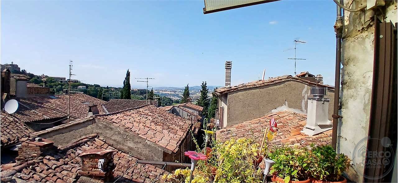 TODI – APPARTAMENTO AL TERZO ED ULTIMO PIANO