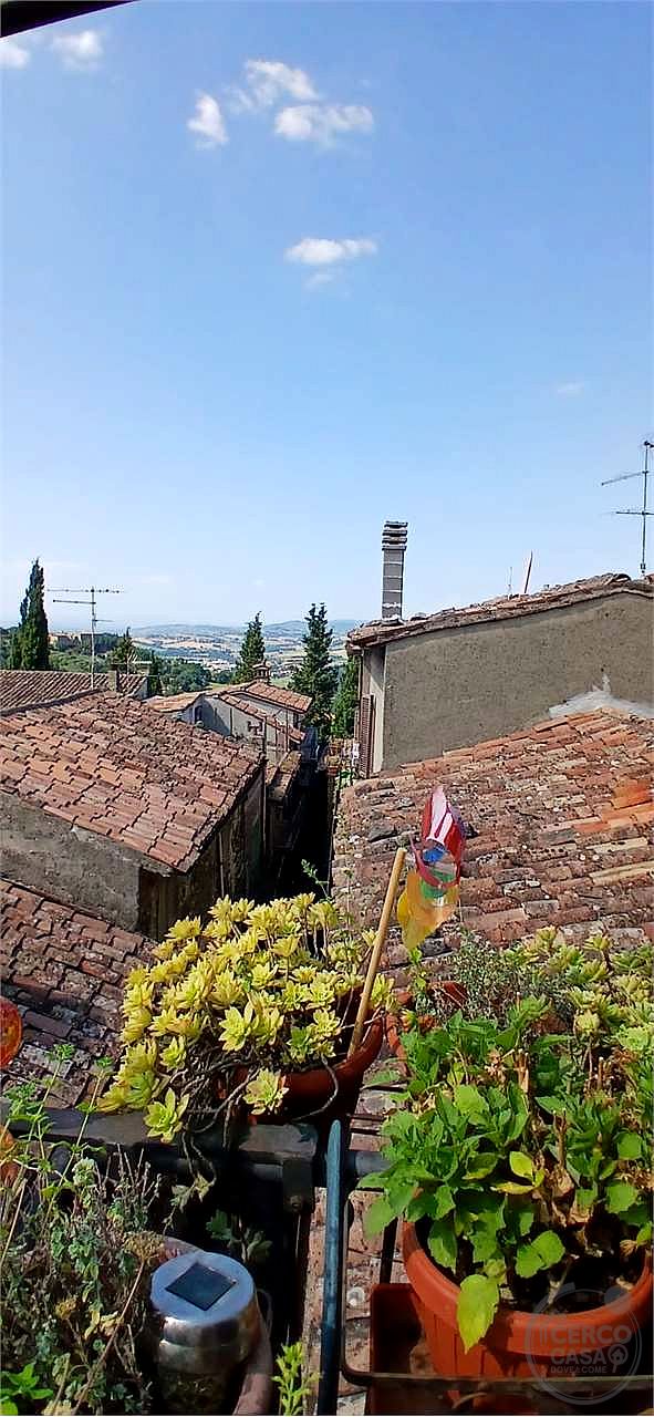 TODI – APPARTAMENTO AL TERZO ED ULTIMO PIANO