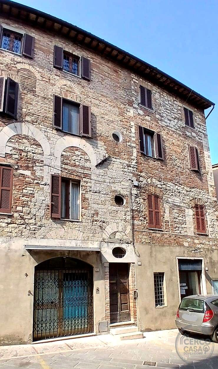TODI – APPARTAMENTO AL TERZO ED ULTIMO PIANO