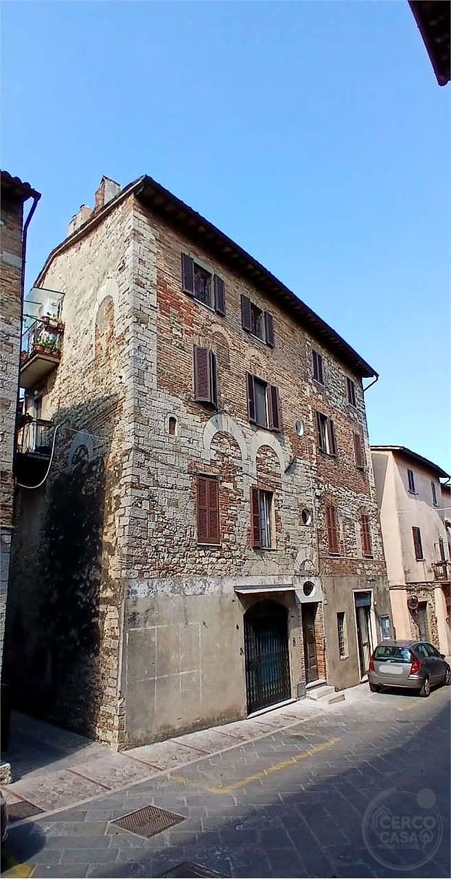 TODI – APPARTAMENTO AL TERZO ED ULTIMO PIANO