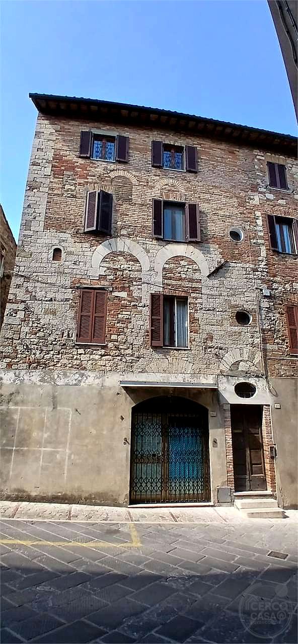 TODI – APPARTAMENTO AL TERZO ED ULTIMO PIANO