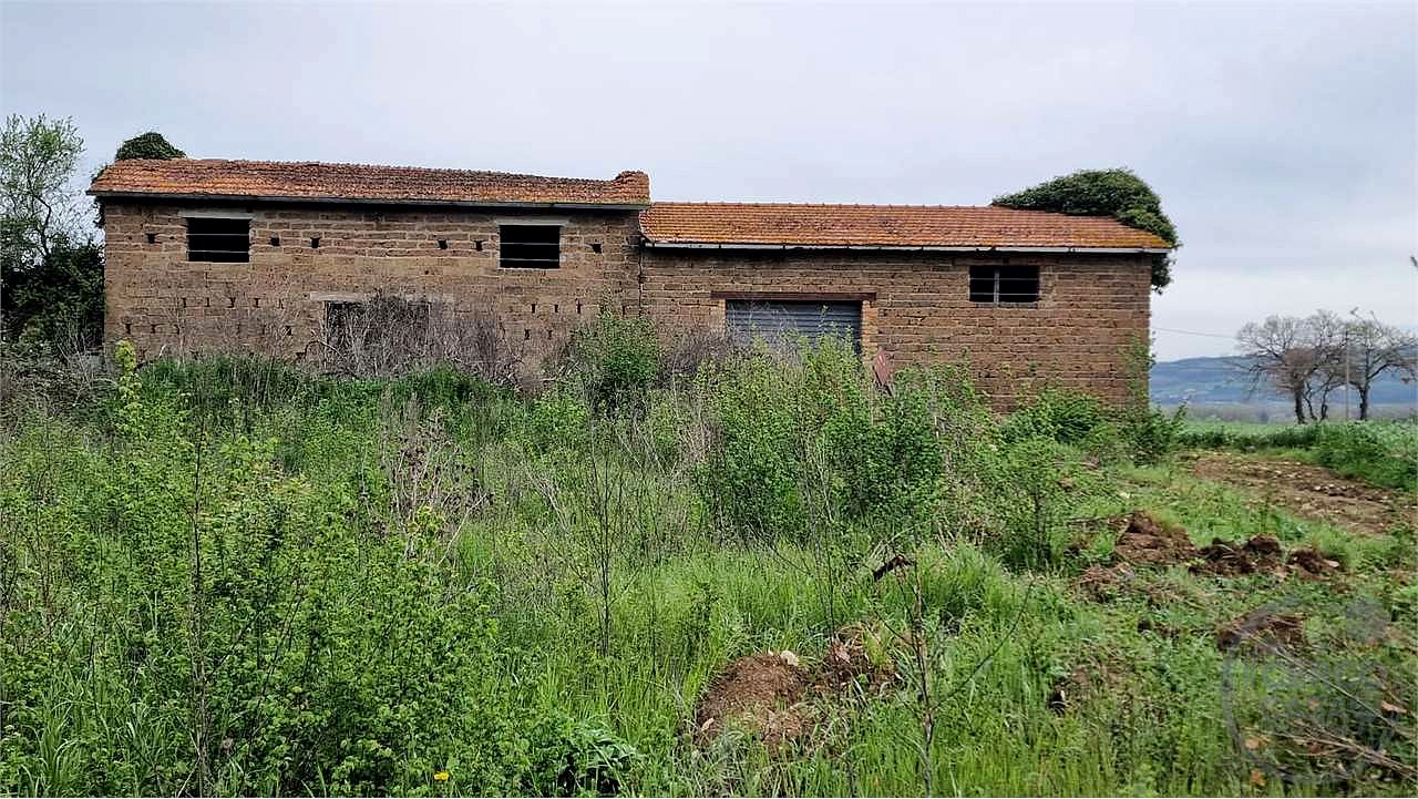 CASALE DA RISTRUTTURARE CON TERRENO