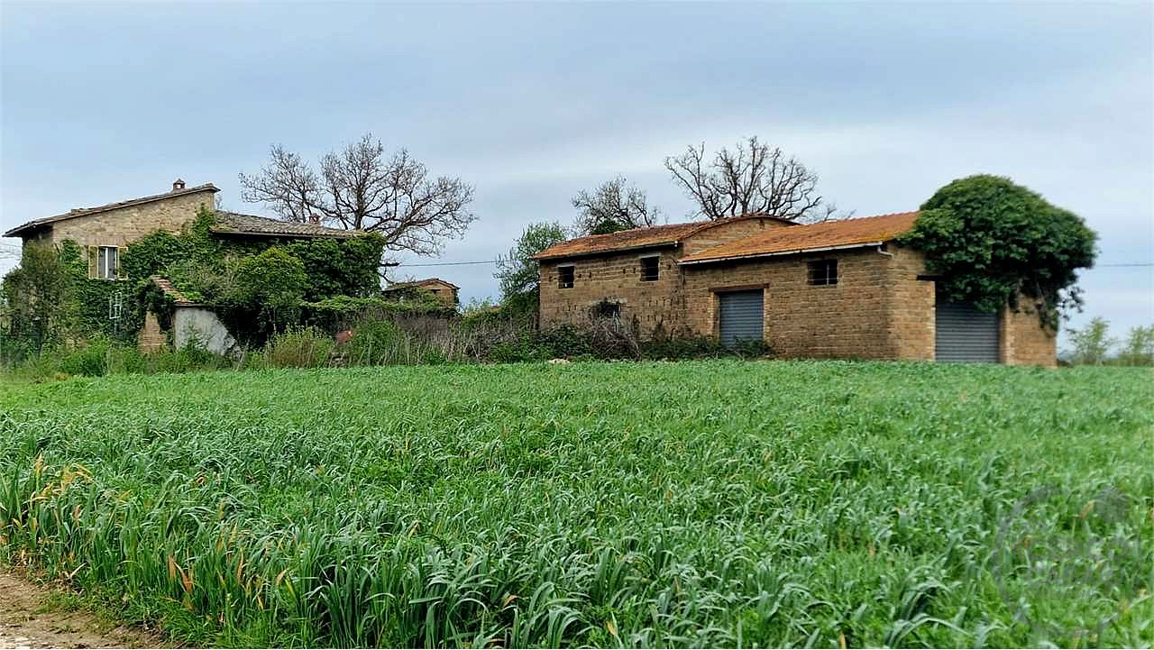 CASALE DA RISTRUTTURARE CON TERRENO