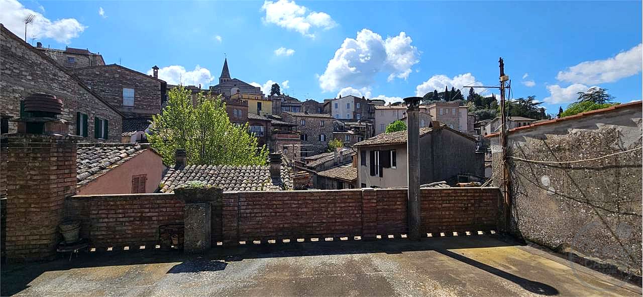 TODI – CENTRO STORICO – APPARTAMENTO