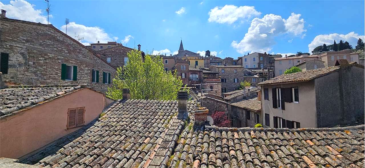 TODI – CENTRO STORICO – APPARTAMENTO