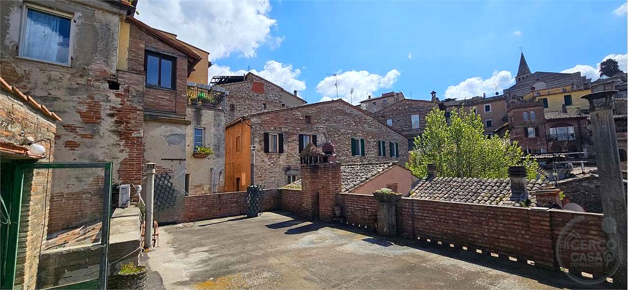 TODI – CENTRO STORICO – APPARTAMENTO
