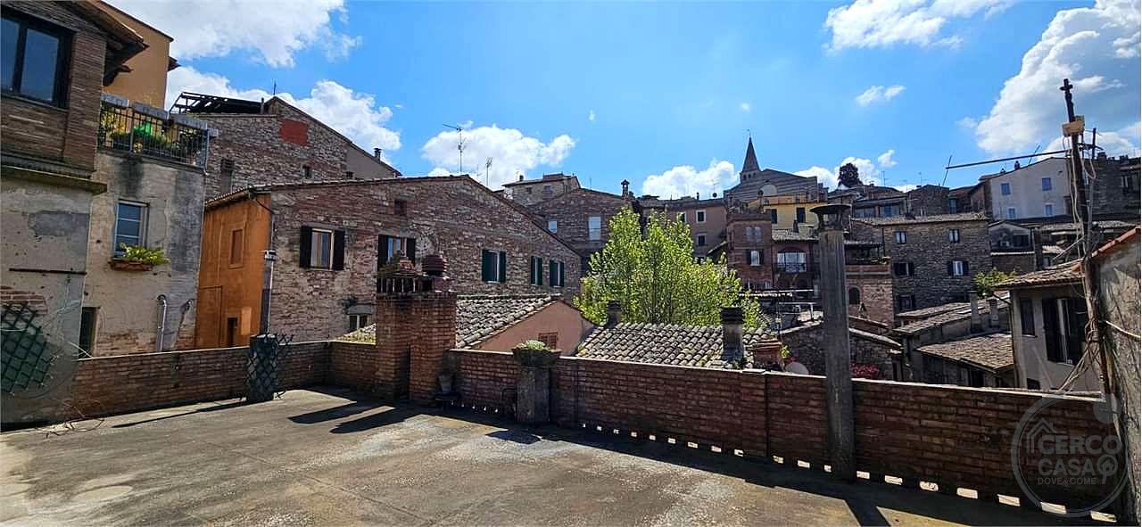 TODI – CENTRO STORICO – APPARTAMENTO