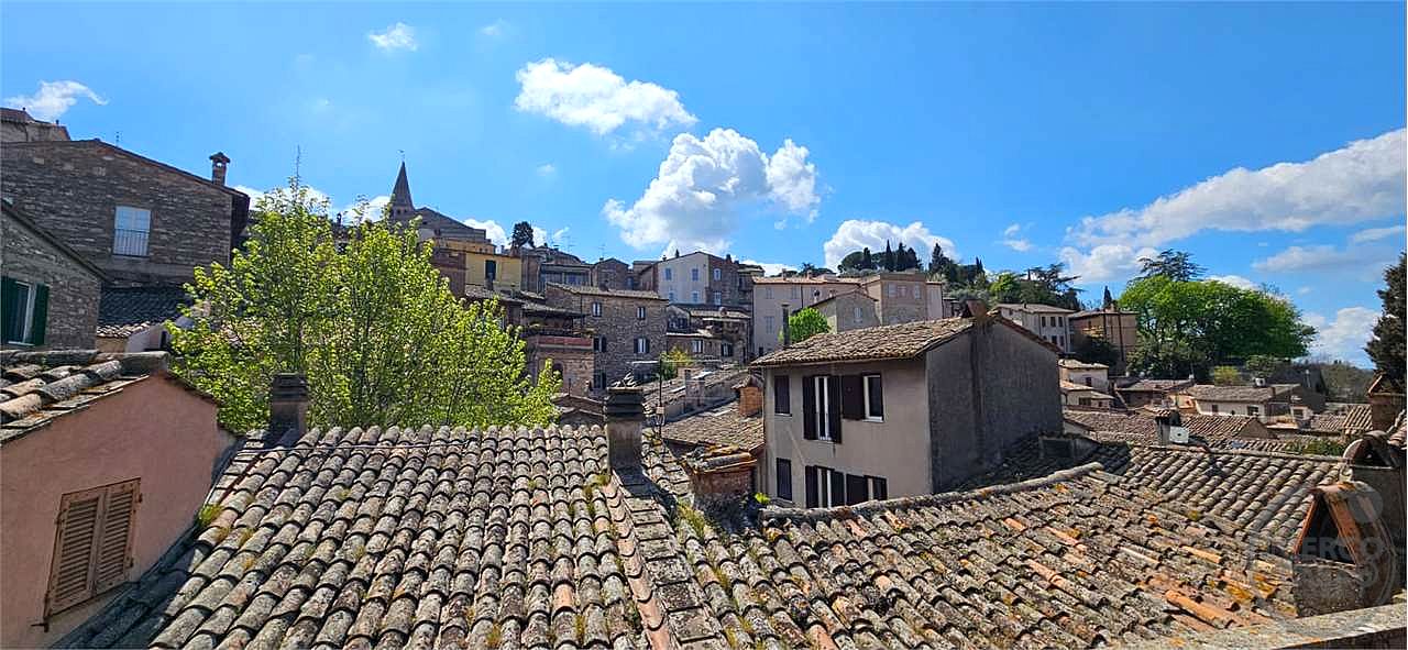 TODI – CENTRO STORICO – APPARTAMENTO