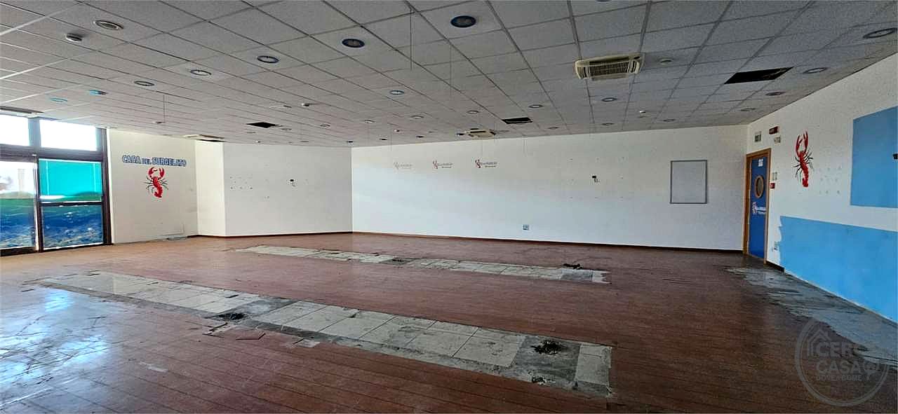COLLAZZONE - COLLEPEPE: AMPIO LOCALE COMMERCIALE AL PIANO TERRA