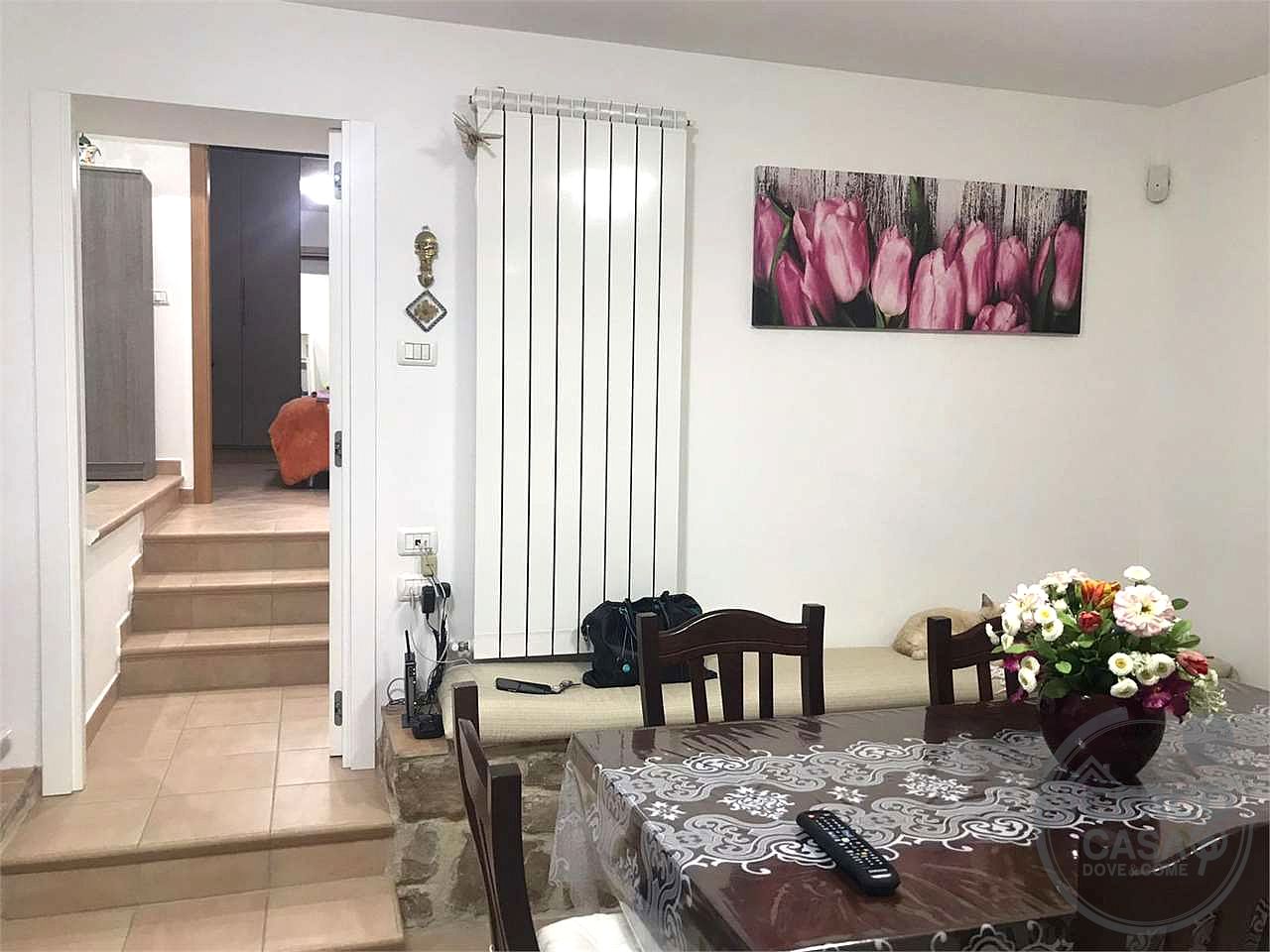 VILLA CAPOTESTA DIVISA IN DUE UNITA' ABITATIVE