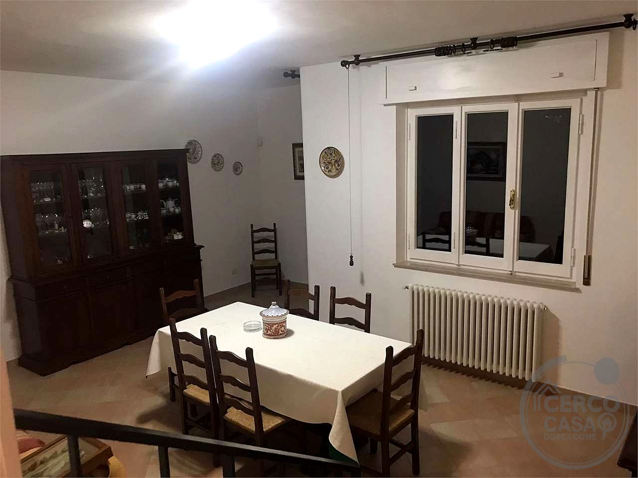 VILLA CAPOTESTA DIVISA IN DUE UNITA' ABITATIVE