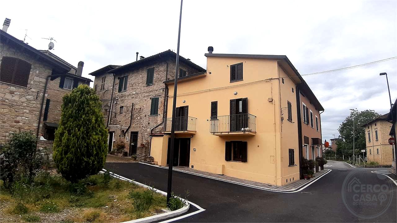ASSISI – CASTELNUOVO: DUE APPARTAMENTI