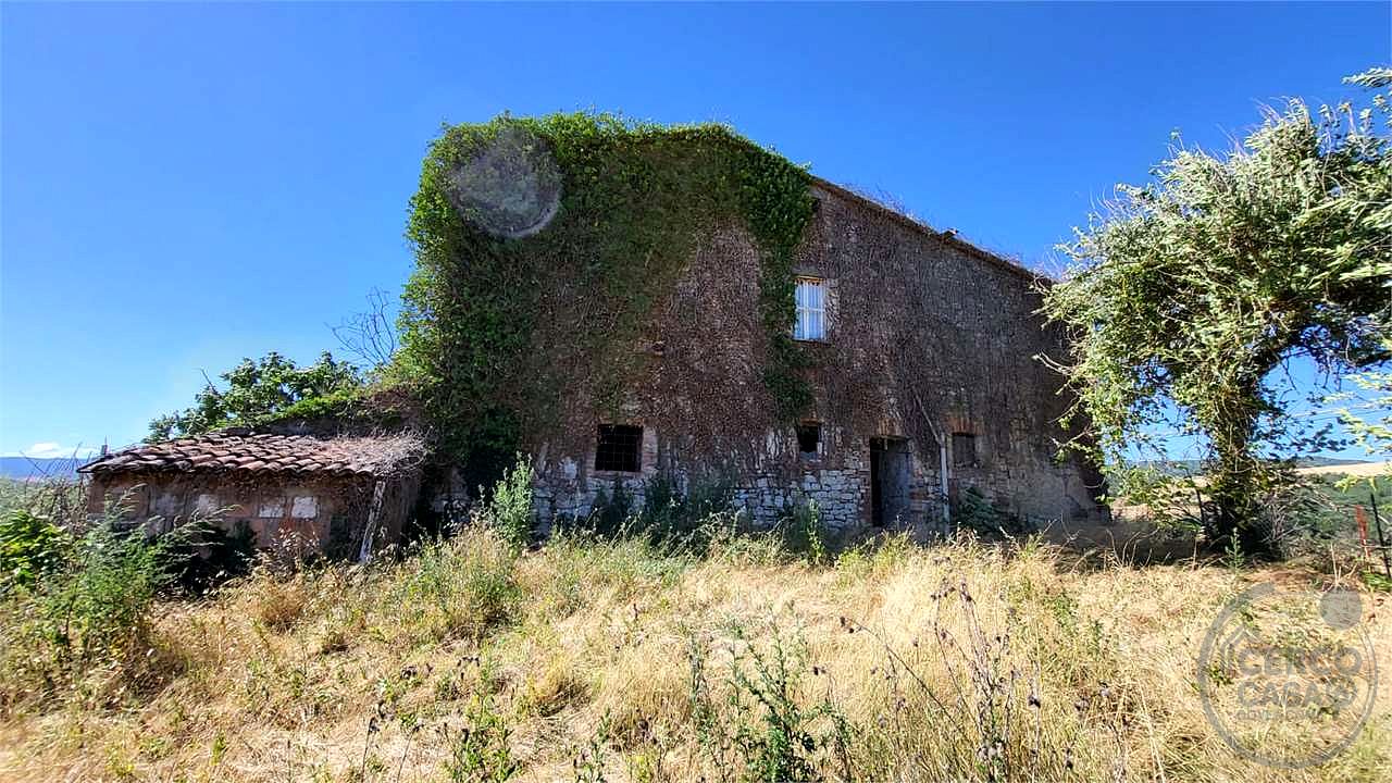 TODI – CASALE DA RISTRUTTURARE
