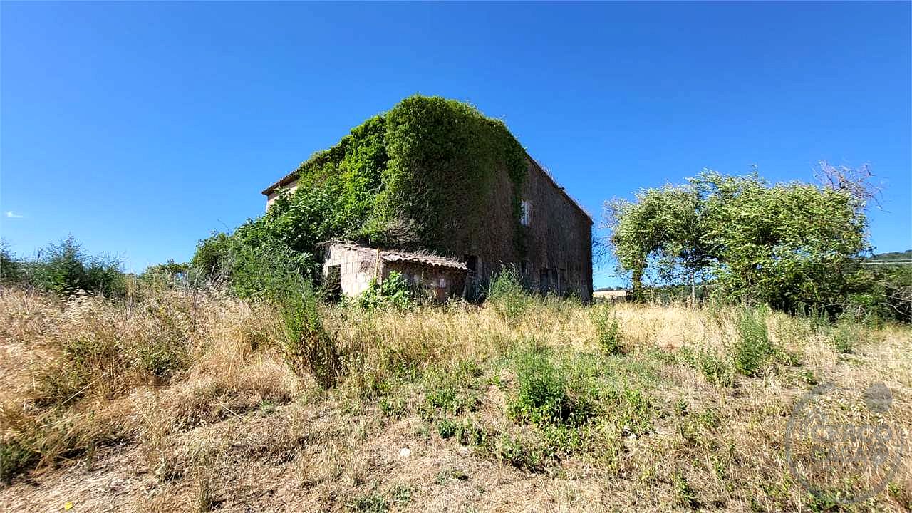 TODI – CASALE DA RISTRUTTURARE