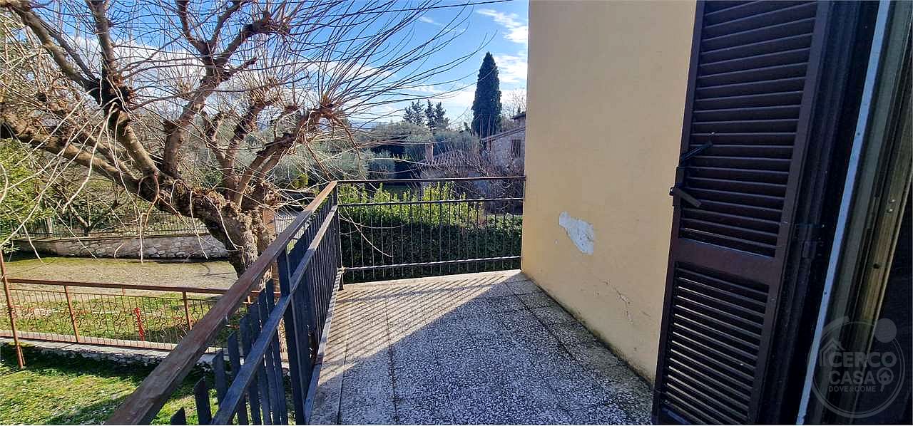 MASSA MARTANA - PORZIONE DI CASALE