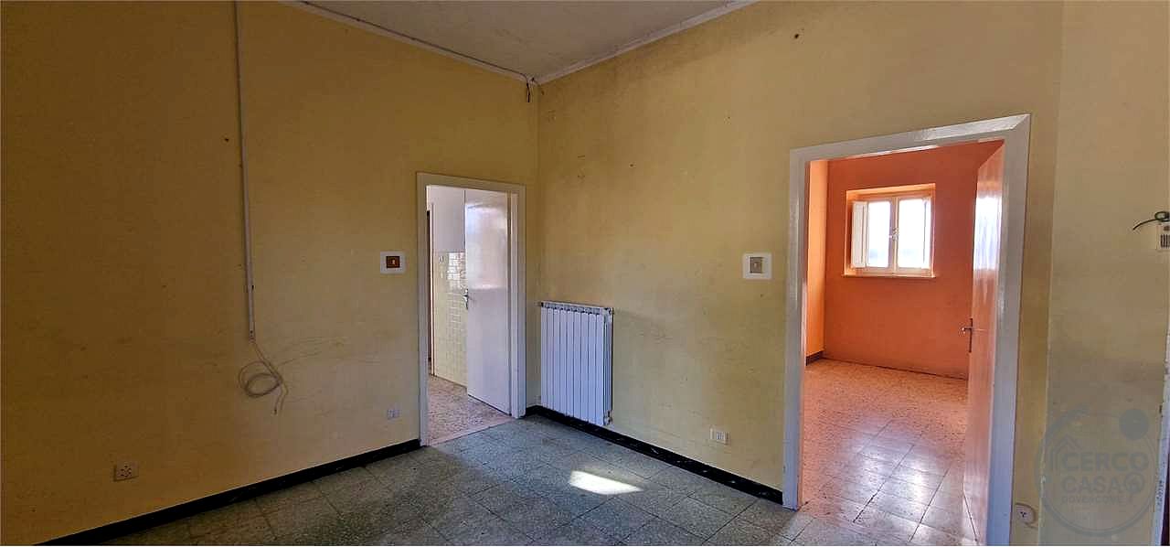 MASSA MARTANA - PORZIONE DI CASALE