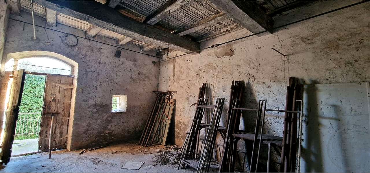 MASSA MARTANA - PORZIONE DI CASALE