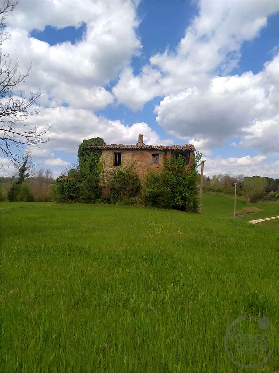 CASALE DA RISTRUTTURARE CON TERRENO