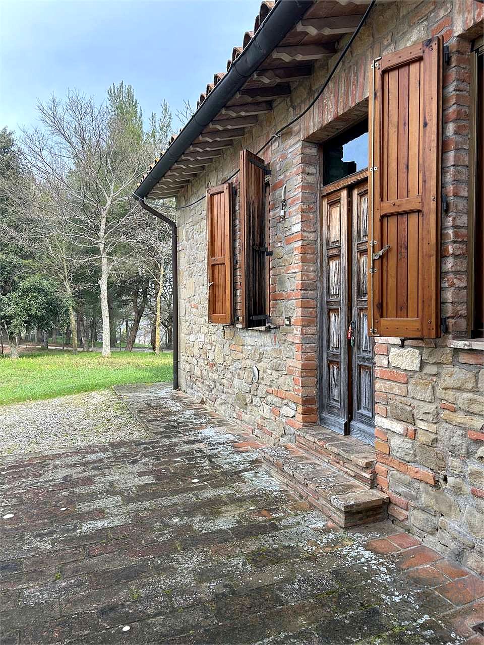 APPARTAMENTO INDIPENDENTE CON GIARDINO ESCLUSIVO