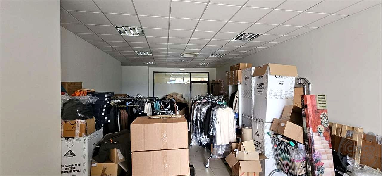 COLLAZZONE - COLLEPEPE - LOCALE COMMERCIALE