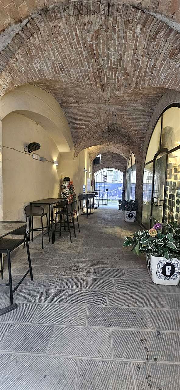 TODI CENTRO STORICO: ATTIVITA' DI BAR/CAFFETTERIA