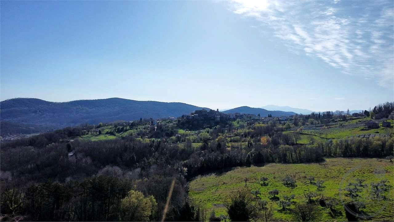 ROCCASTRADA - TORNIELLA: RUDERI CON TERRENO