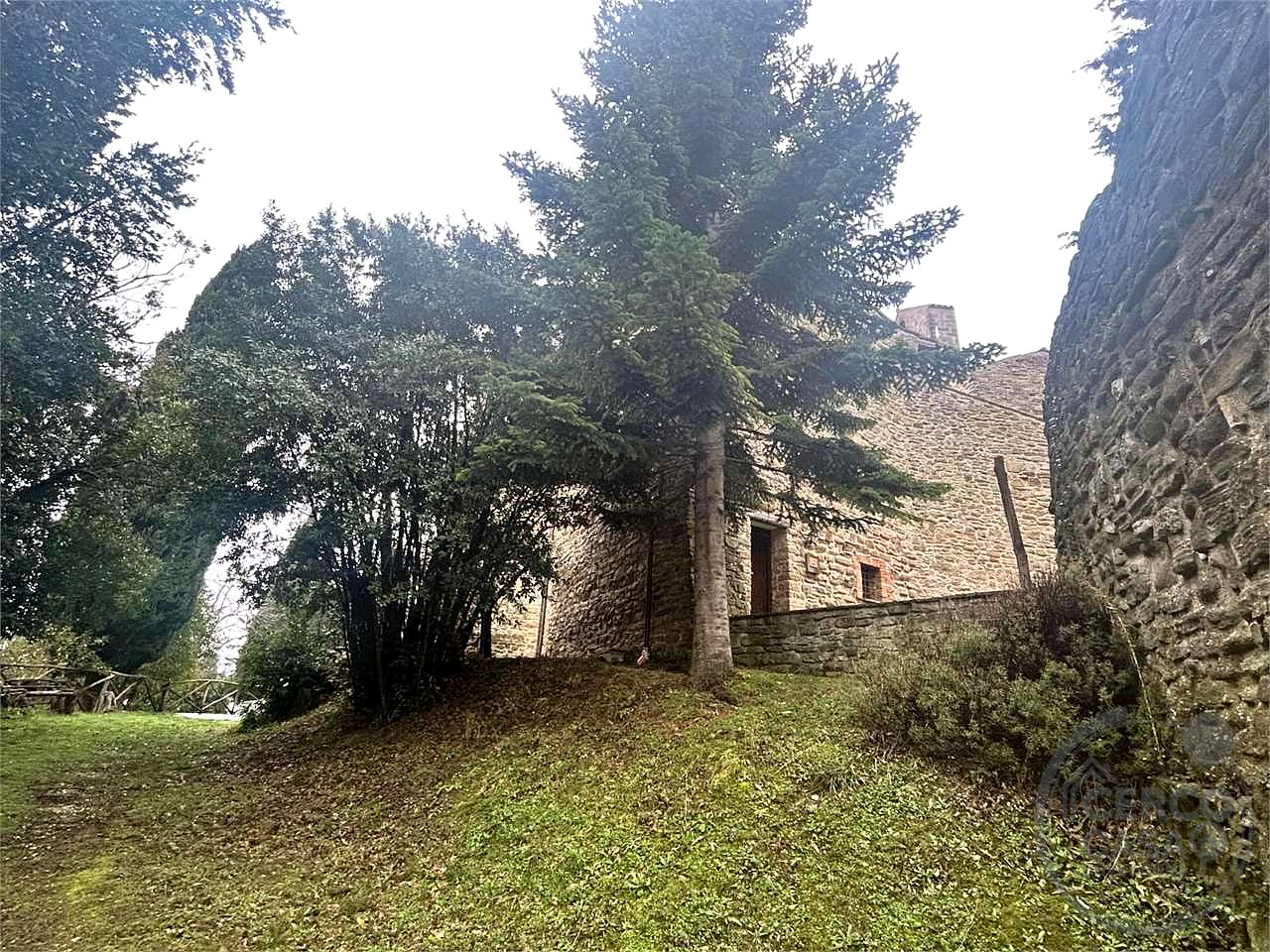 ASSISI: CASTELLO DI PORZIANO