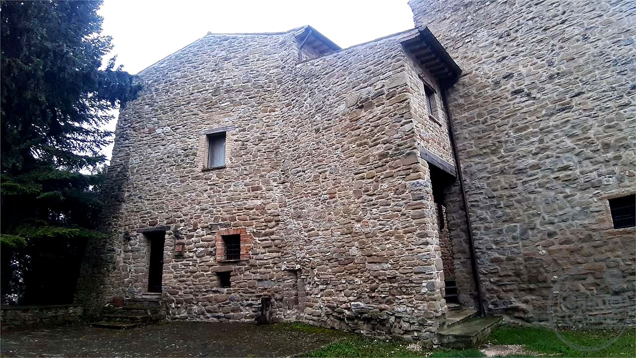 ASSISI: CASTELLO DI PORZIANO