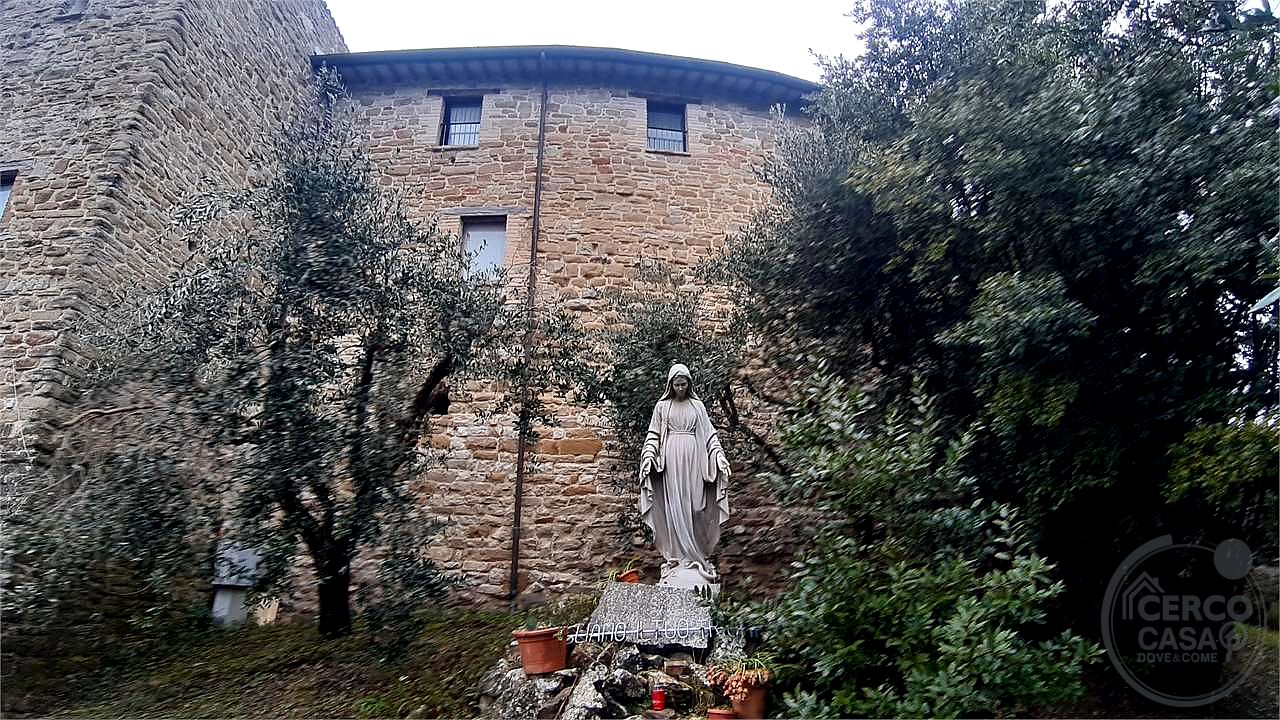 ASSISI: CASTELLO DI PORZIANO