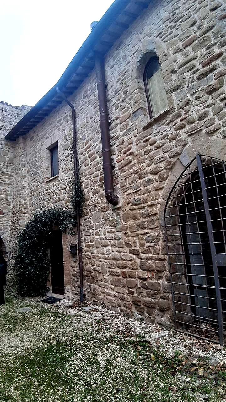 ASSISI: CASTELLO DI PORZIANO