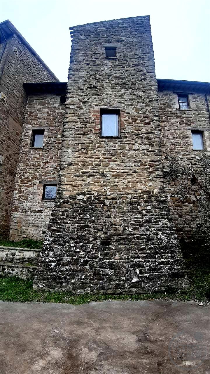 ASSISI: CASTELLO DI PORZIANO